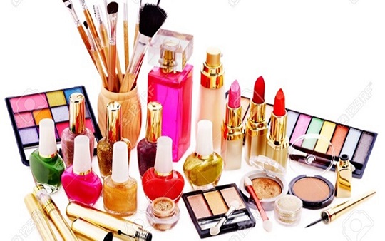  بعد البيان المشترك لـ3 وزارات..   فراغ قانوني يهدد تواجد قطاع تصنيع مواد التجميل..